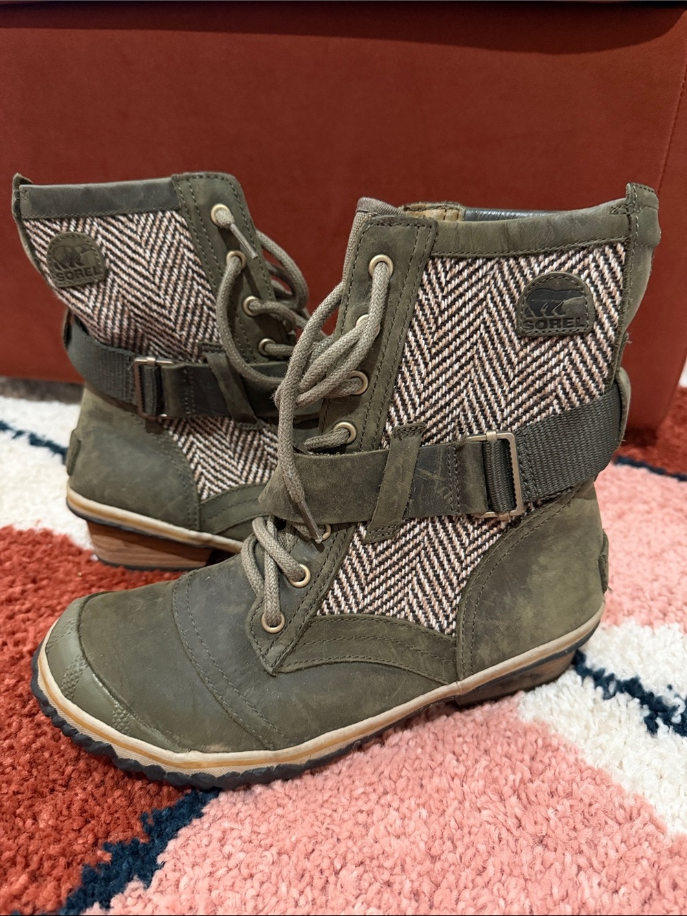Sorel Olive Green Herringbone Lace-Up Boots